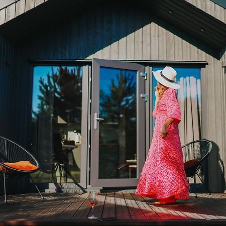 Atputas Komplekss Pazust Priedes - Sunset House Bernāti Buitenkant foto