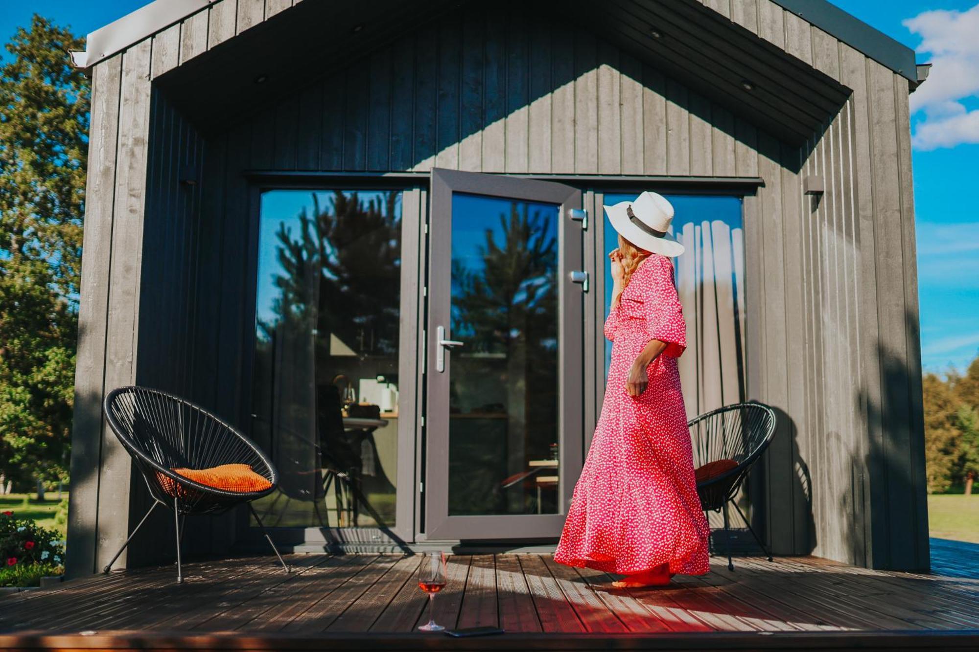 Atputas Komplekss Pazust Priedes - Sunset House Bernāti Buitenkant foto